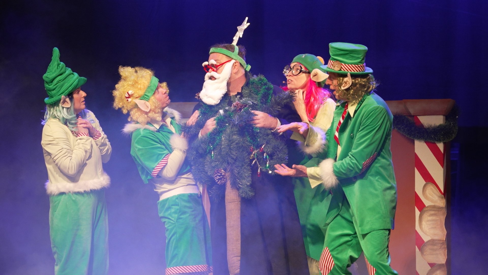 Spektakl w Teatrze Animacji. Dzień przed Wigilią Mikołaj traci pamięć. Na ratunek ruszają elfy i inne fantastyczne postaci.